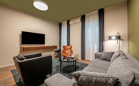 Green, Deluxe Two Bedroom Suite